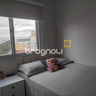 Apartamento com 81m², 3 quartos (sendo 1 suíte), 2 garagens, no bairro Capoeiras em Florianópolis