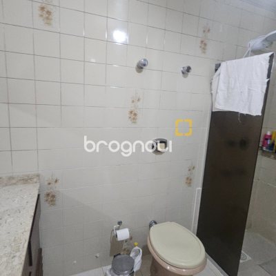 Apartamento com 214m², 4 quartos (sendo 1 suíte), 2 garagens, no bairro Centro em Florianópolis