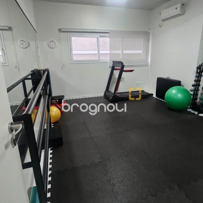 Apartamento com 214m², 4 quartos (sendo 1 suíte), 2 garagens, no bairro Centro em Florianópolis