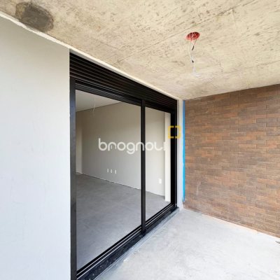 Casa com 179m², 3 quartos (sendo 1 suíte), 2 garagens, no bairro Campeche em Florianópolis