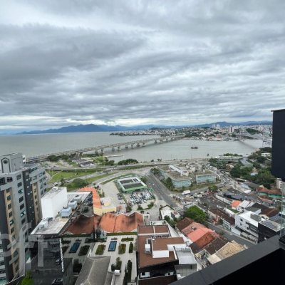 Apartamentos com 73m², 2 quartos, 1 suíte, 1 garagem, no bairro Centro em Florianópolis