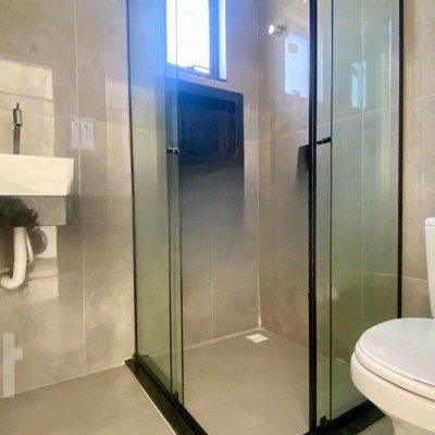 Casa Residencial com 130m², 2 quartos, 2 suítes, 2 garagens, no bairro São João do Rio Vermelho em Florianópolis