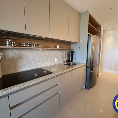 Apartamento com 102m², 3 quartos, 1 suíte, 2 garagens, no bairro Agronômica em Florianópolis