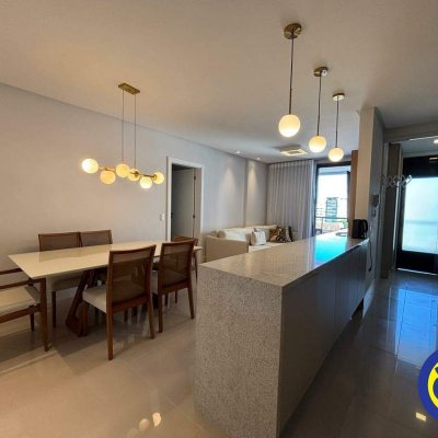 Apartamento com 102m², 3 quartos, 1 suíte, 2 garagens, no bairro Agronômica em Florianópolis