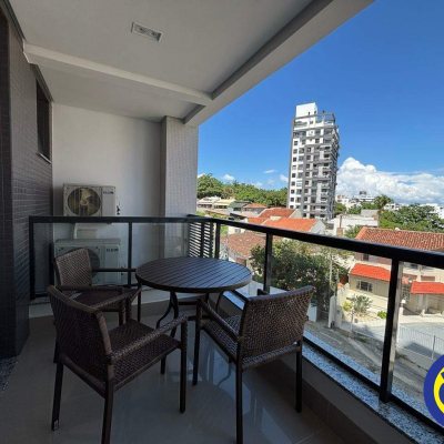 Apartamento com 102m², 3 quartos, 1 suíte, 2 garagens, no bairro Agronômica em Florianópolis