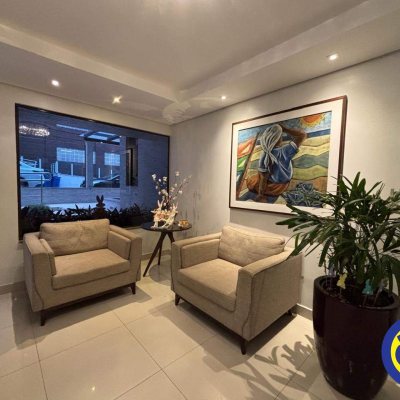Apartamento com 127m², 3 quartos (sendo 1 suíte), 2 garagens, no bairro Centro em Florianópolis
