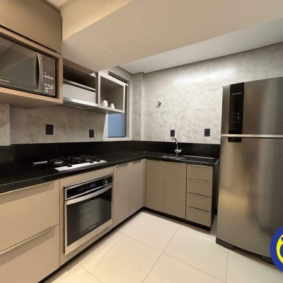 Apartamento com 127m², 3 quartos (sendo 1 suíte), 2 garagens, no bairro Centro em Florianópolis