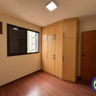 Apartamento com 127m², 3 quartos (sendo 1 suíte), 2 garagens, no bairro Centro em Florianópolis