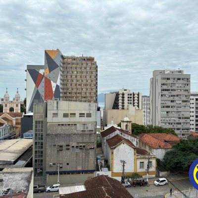 Apartamento com 127m², 3 quartos (sendo 1 suíte), 2 garagens, no bairro Centro em Florianópolis