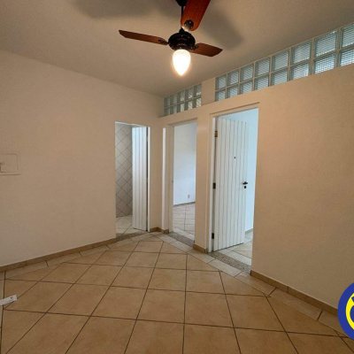 Salas/Conjuntos com 33m², no bairro Centro em Florianópolis