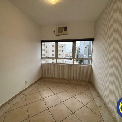 Salas/Conjuntos com 33m², no bairro Centro em Florianópolis