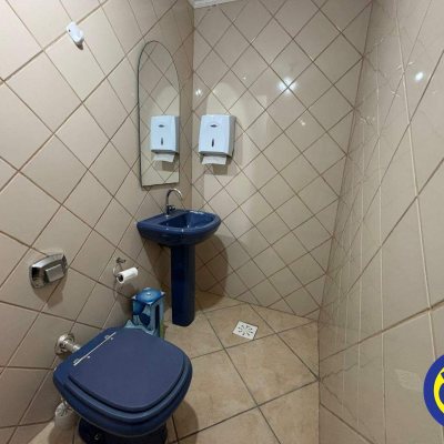 Salas/Conjuntos com 33m², no bairro Centro em Florianópolis