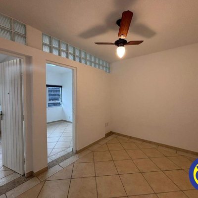 Salas/Conjuntos com 33m², no bairro Centro em Florianópolis