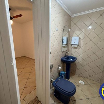 Salas/Conjuntos com 33m², no bairro Centro em Florianópolis