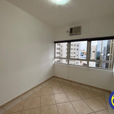 Salas/Conjuntos com 33m², no bairro Centro em Florianópolis