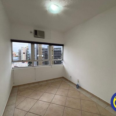 Salas/Conjuntos com 33m², no bairro Centro em Florianópolis