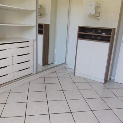 Casa com 200m², 2 quartos, 8 garagens, no bairro Kobrasol em São José