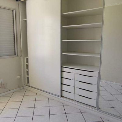 Casa com 200m², 2 quartos, 8 garagens, no bairro Kobrasol em São José