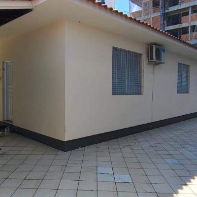 Casa com 200m², 2 quartos, 8 garagens, no bairro Kobrasol em São José