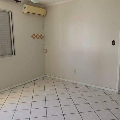 Casa com 200m², 2 quartos, 8 garagens, no bairro Kobrasol em São José