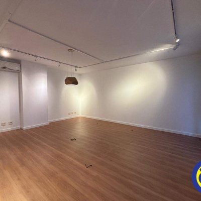 Salas/Conjuntos com 30m², 1 garagem, no bairro Itacorubi em Florianópolis