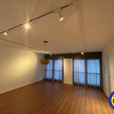 Salas/Conjuntos com 30m², 1 garagem, no bairro Itacorubi em Florianópolis