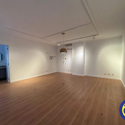 Salas/Conjuntos com 30m², 1 garagem, no bairro Itacorubi em Florianópolis