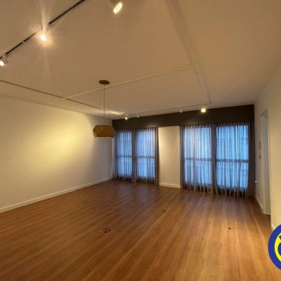 Salas/Conjuntos com 30m², 1 garagem, no bairro Itacorubi em Florianópolis