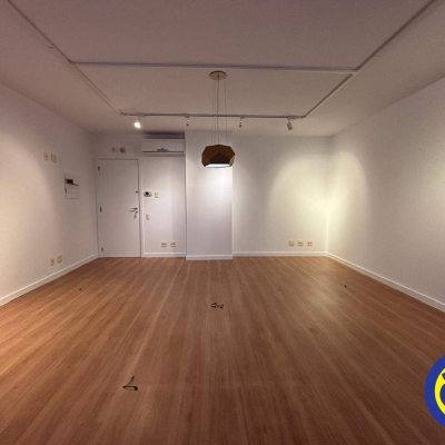 Salas/Conjuntos com 30m², 1 garagem, no bairro Itacorubi em Florianópolis