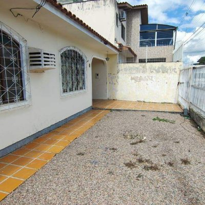 Casa com 263m², 4 quartos, 6 garagens, no bairro Ipiranga em São José
