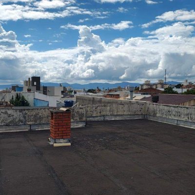 Casa com 263m², 4 quartos, 6 garagens, no bairro Ipiranga em São José