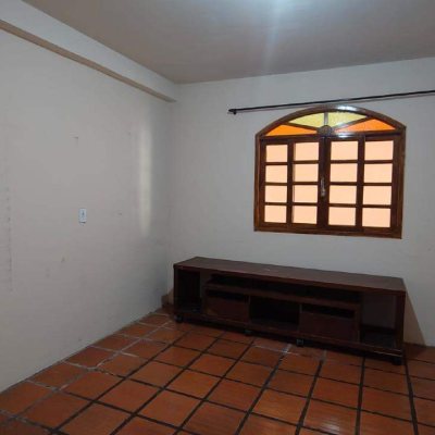 Casa com 263m², 4 quartos, 6 garagens, no bairro Ipiranga em São José