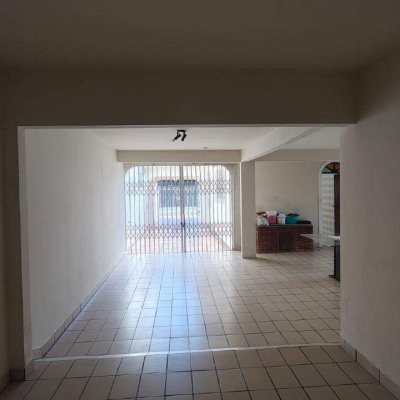 Casa com 263m², 4 quartos, 6 garagens, no bairro Ipiranga em São José