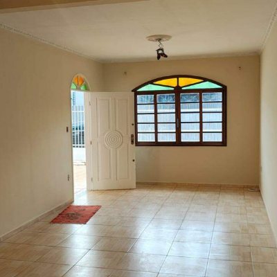 Casa com 263m², 4 quartos, 6 garagens, no bairro Ipiranga em São José