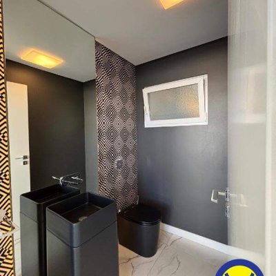 Casa com 298m², 3 quartos (sendo 1 suíte), 2 garagens, no bairro Lagoa da Conceição em Florianópolis