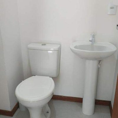 Loja com 122m², no bairro Madri em Palhoça