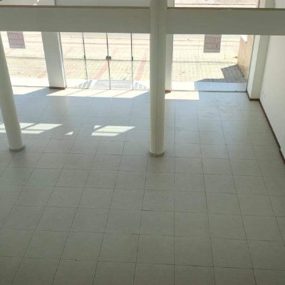 Loja com 122m², no bairro Madri em Palhoça