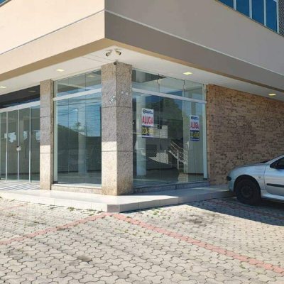 Loja com 122m², no bairro Madri em Palhoça