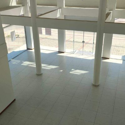 Loja com 122m², no bairro Madri em Palhoça
