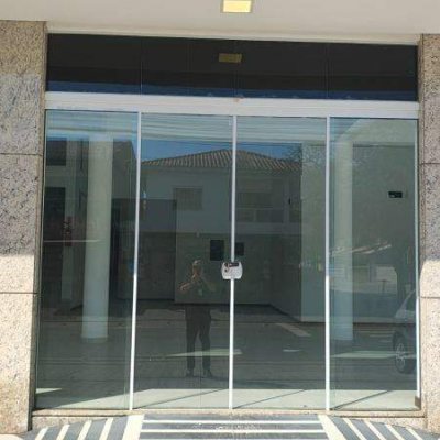 Loja com 122m², no bairro Madri em Palhoça