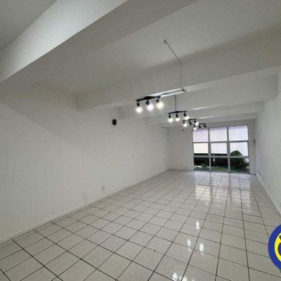 Sala com 39m², no bairro Centro em Florianópolis