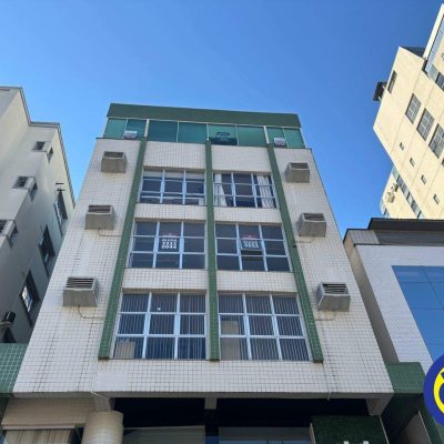 Sala com 39m², no bairro Centro em Florianópolis