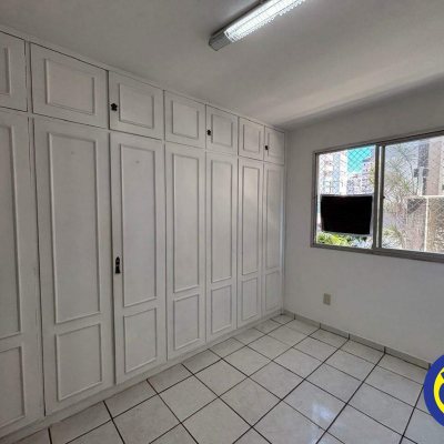 Apartamento com 64m², 2 quartos, 1 garagem, no bairro Centro em Florianópolis