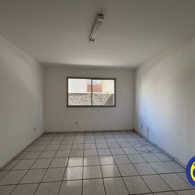Apartamento com 64m², 2 quartos, 1 garagem, no bairro Centro em Florianópolis