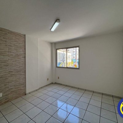 Apartamento com 64m², 2 quartos, 1 garagem, no bairro Centro em Florianópolis