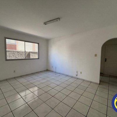 Apartamento com 64m², 2 quartos, 1 garagem, no bairro Centro em Florianópolis