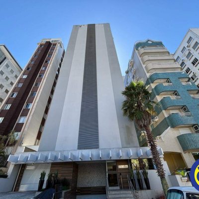 Apartamento com 64m², 2 quartos, 1 garagem, no bairro Centro em Florianópolis