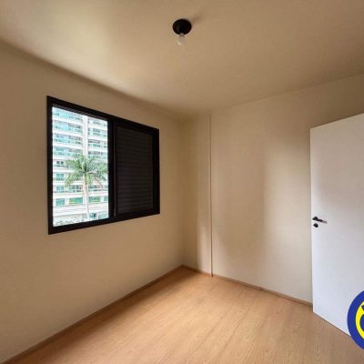 Apartamento com 120m², 3 quartos, 1 suíte, 1 garagem, no bairro Agronômica em Florianópolis