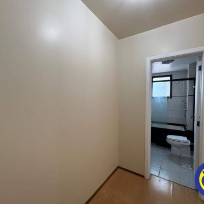 Apartamento com 120m², 3 quartos, 1 suíte, 1 garagem, no bairro Agronômica em Florianópolis