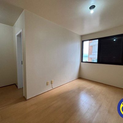 Apartamento com 120m², 3 quartos, 1 suíte, 1 garagem, no bairro Agronômica em Florianópolis